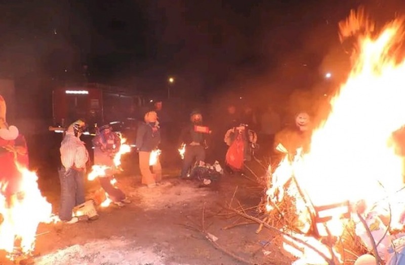 Quema de muecos por la Fiesta de los Santos Populares