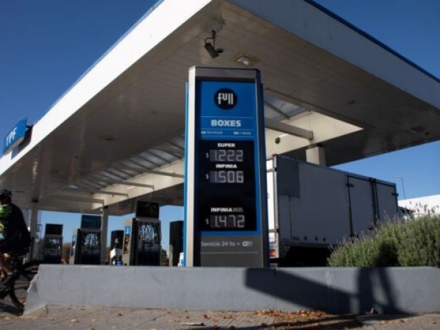 Sube el impuesto a las naftas y se espera un impacto en los precios