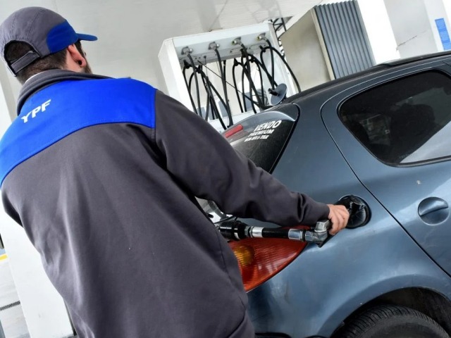 YPF aument un 3,5 por ciento los precios de sus combustibles