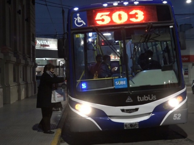 Refugios en las paradas de micros: se viene un anuncio?