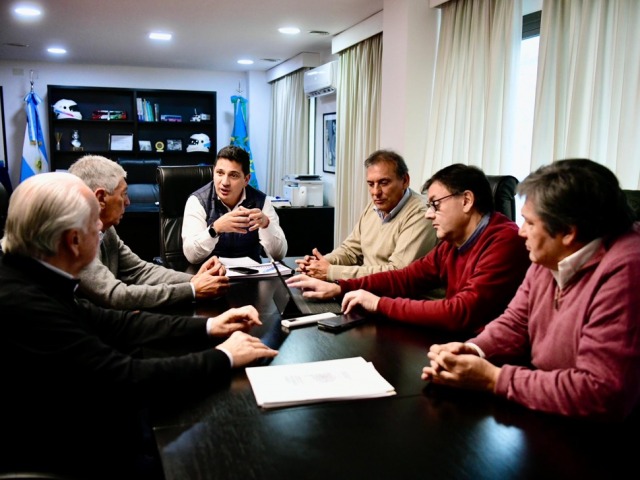 Provincia analiza plan ferroviario para conectar al interior