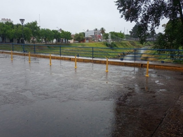 Agosto llega con lluvias y fuertes vientos a la Provincia