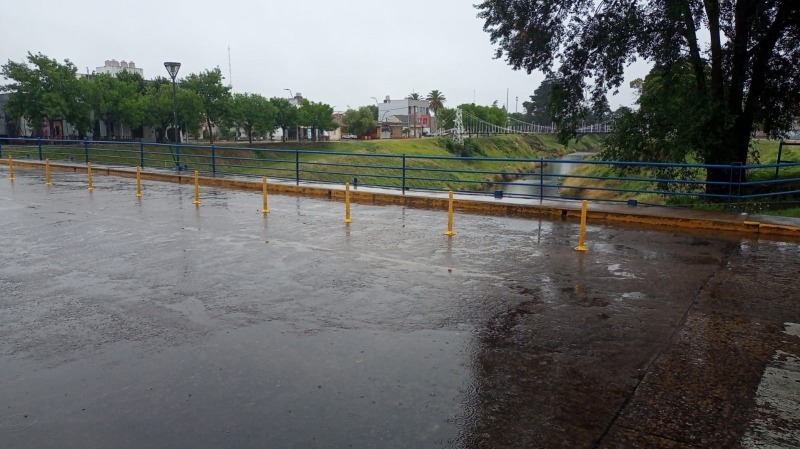 Agosto llega con lluvias y fuertes vientos a la Provincia