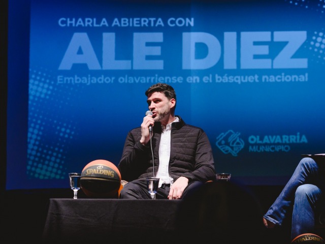 Noche de charla y reconocimientos a Alejandro Diez