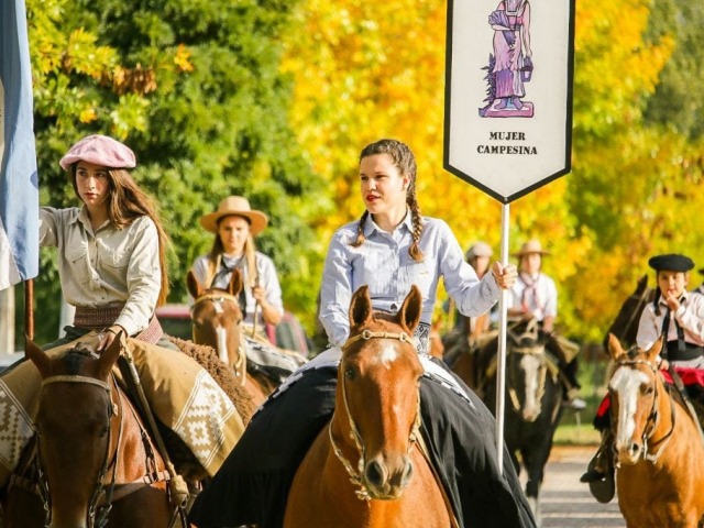 Crotto celebra la Fiesta de la Mujer Campesina