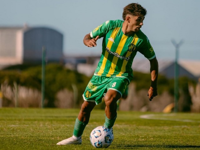 Golazo de Lucio Falasco para la victoria de Aldosivi ante el lder