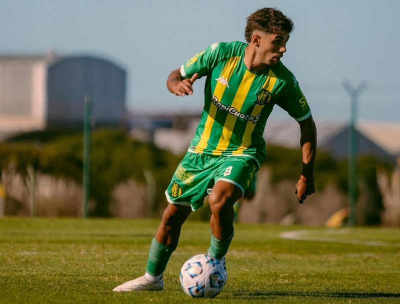 Golazo de Lucio Falasco para la victoria de Aldosivi ante el lder