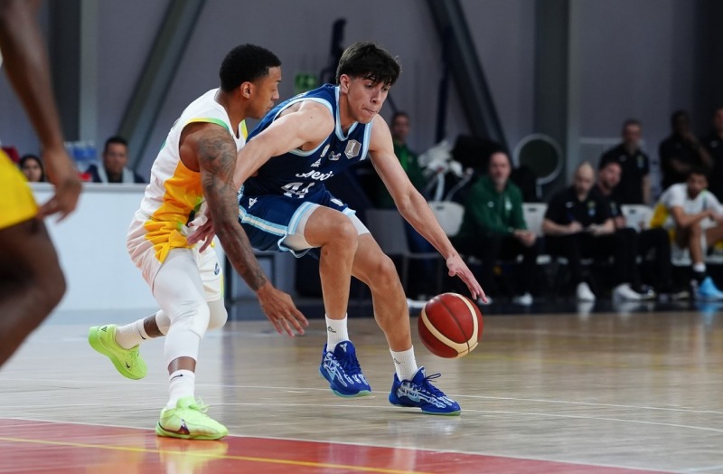 Negrete fue figura en la dura derrota argentina ante Brasil