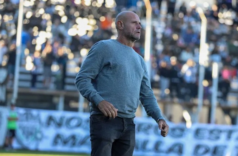 Sorpresa en el Federal A: Deportivo Rincn despidi a Duilio Botella