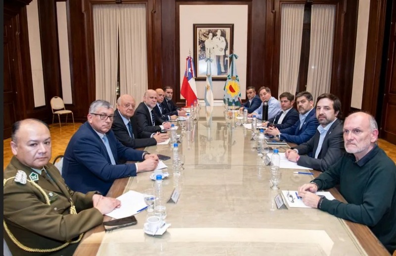 Kicillof con autoridades chilenas y clausura de la cancha