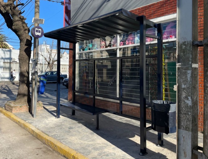 Seis nuevos refugios para pasajeros del transporte pblico