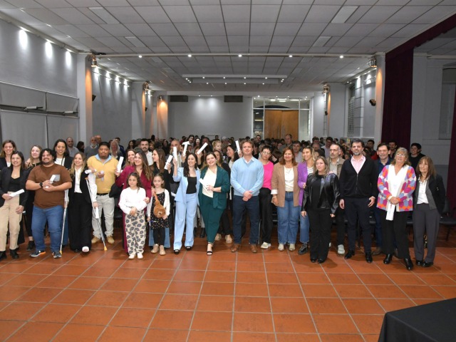 Mdicos que finalizaron residencias recibieron sus diplomas