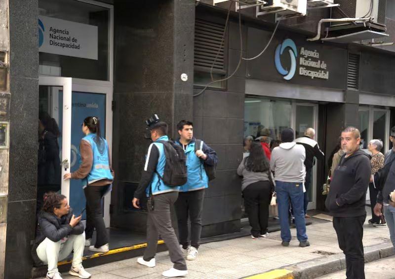 Nuevos allanamientos en la Andis y la droguera Suizo Argentina