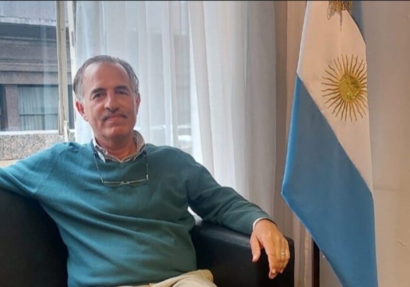 Speroni renunci al Gobierno y no se resigna a perder la banca