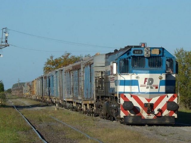 El Gobierno prorrog por un ao la concesin de Ferrosur Roca