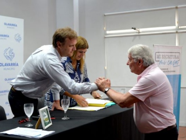 Nuevo acto de firma de escrituras sociales