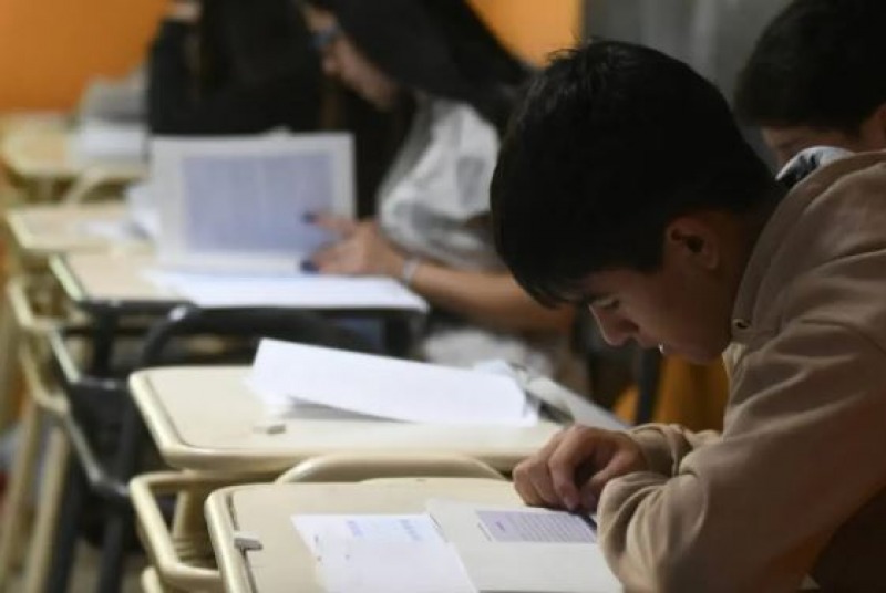 Slo 1 de cada 10 alumnos termina la secundaria en tiempo y forma
