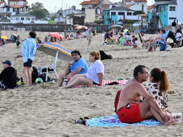 Ms turistas, pero estadas acortadas y menor gasto
