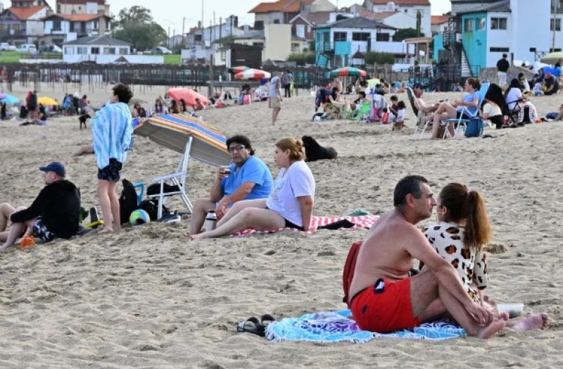 Ms turistas, pero estadas acortadas y menor gasto