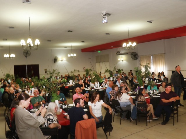 xito en la primera tallarinada de Bomberos Olavarra