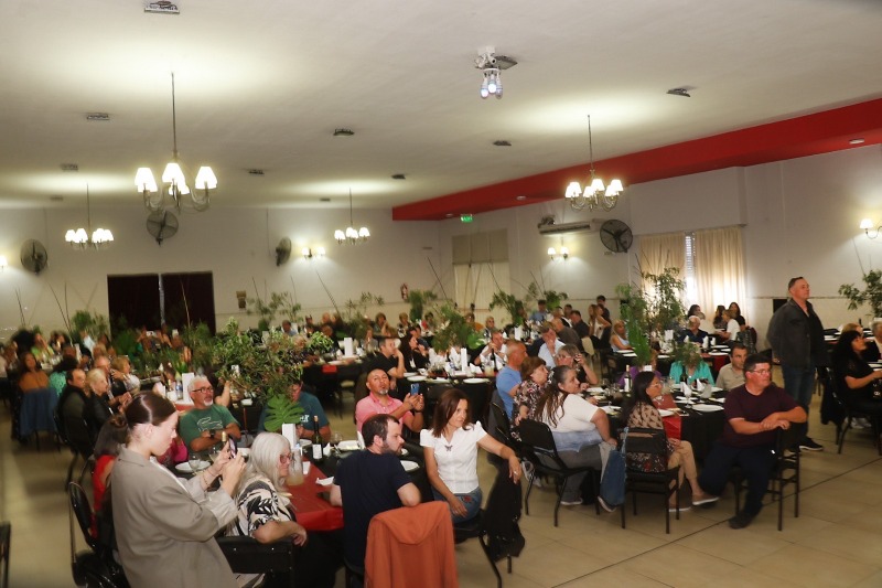 xito en la primera tallarinada de Bomberos Olavarra