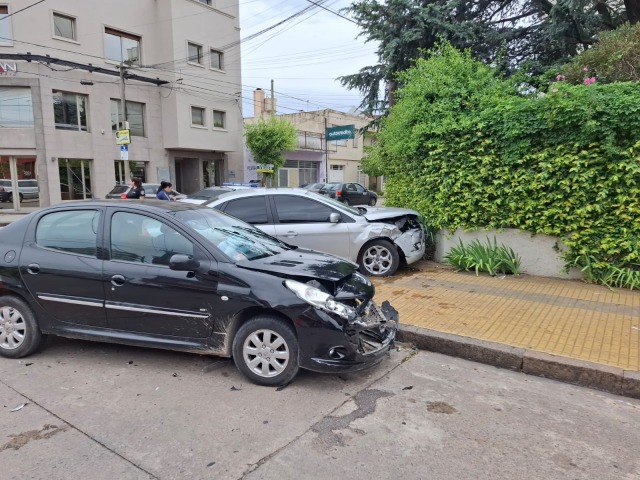 Violento choque en Coronel Surez y Lavalle