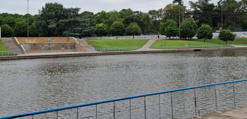 Domingo con cielo parcialmente nublado en Olavarra