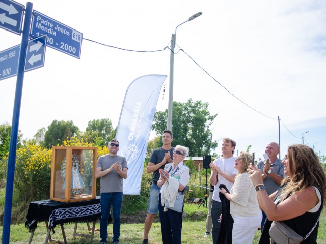 Se descubri la sealtica vial de la calle Padre Jess Menda