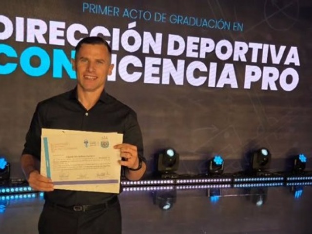 Scasserra se gradu en direccin deportiva con licencia Pro