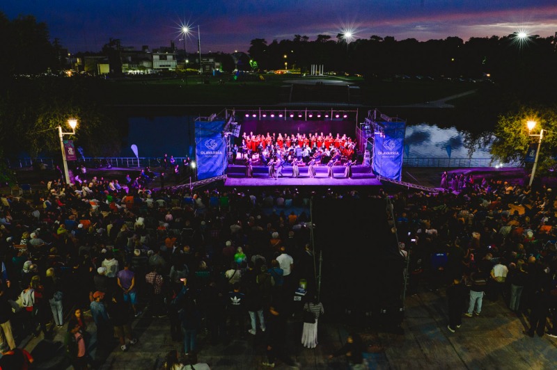 �Olavarr�a en Verano� se puso en marcha con un masivo show