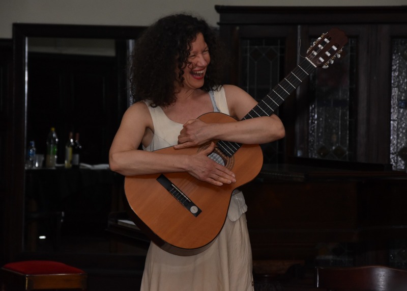 Una artista completa que cumple el  sue�o de exponer en Alemania