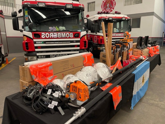 El Municipio entreg� equipamiento a Bomberos y Defensa Civil