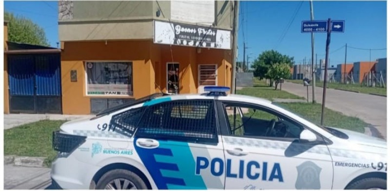 Rob� mercader�a de un comercio y fue aprehendido