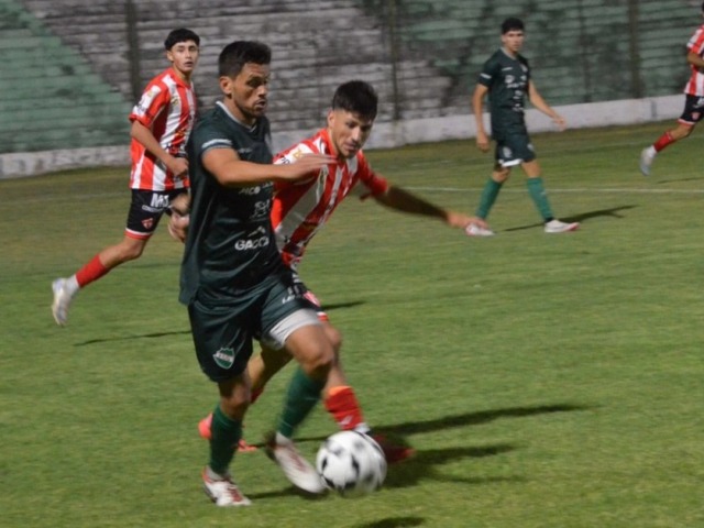 Ferro de Pico gole� a un diezmado Alpachiri y sac� medio boleto