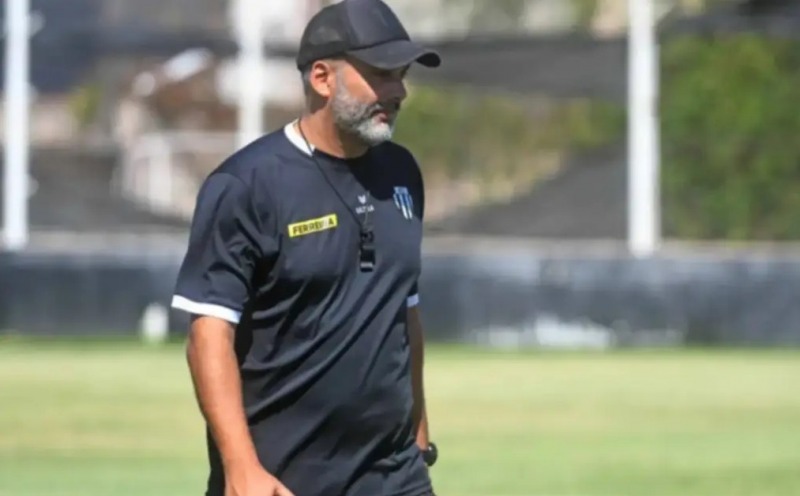 Grave denuncia contra el DT de Liniers por corrupci�n de menores