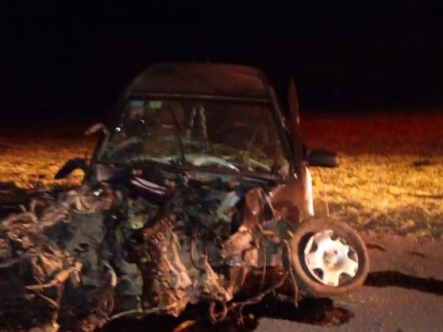 Violenta colisi�n de un auto en Sierras Bayas