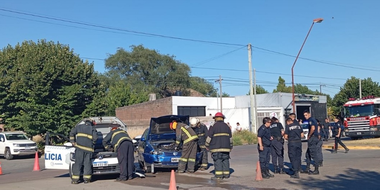 Violento choque de un patrullero frente a la ex Enet