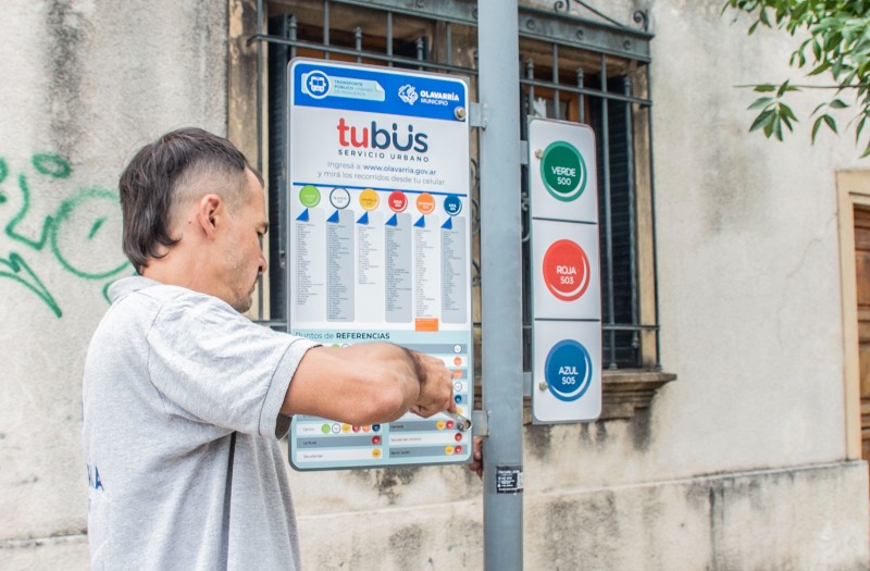 Recambio de carteler�a en refugios y paradas de colectivos
