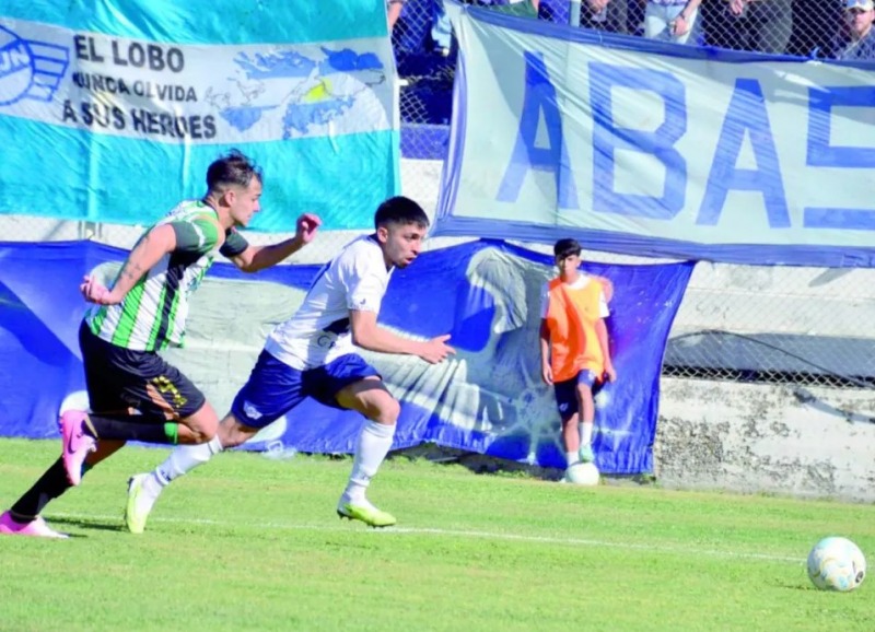 Buena ventaja de Newbery de Comodoro en el partido de ida