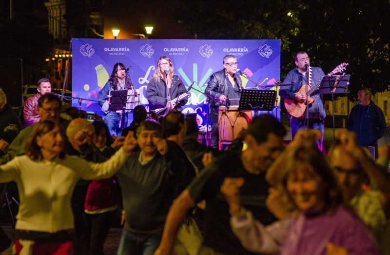 �Olavarr�a en Verano�: M�sica y baile en el Paseo Jes�s Mend�a