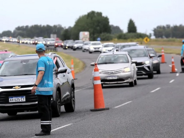El tr�nsito de autos a la costa cay� 7,2% la primera quincena