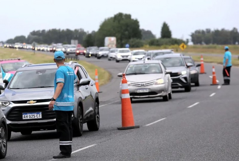 El tr�nsito de autos a la costa cay� 7,2% la primera quincena