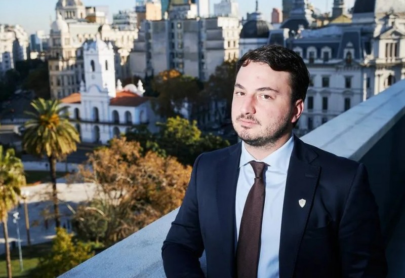 Un diputado provincial libertario sugiri� la anexi�n de Uruguay