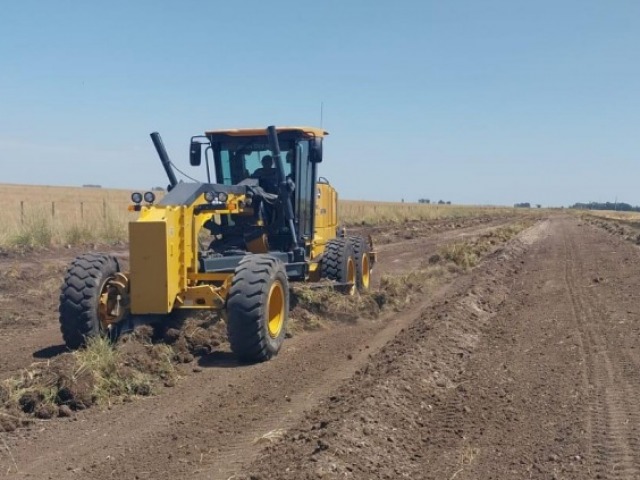 Realizaron trabajos de alteo y mantenimiento en la traza vial rural