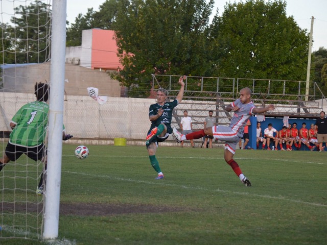 Ferro de Pico empat� y avanz� a la final de la Pampeana Sur