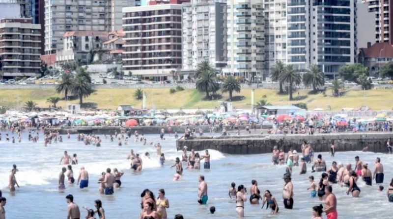 Impulsada por el calor, repunta la temporada en Mar del Plata
