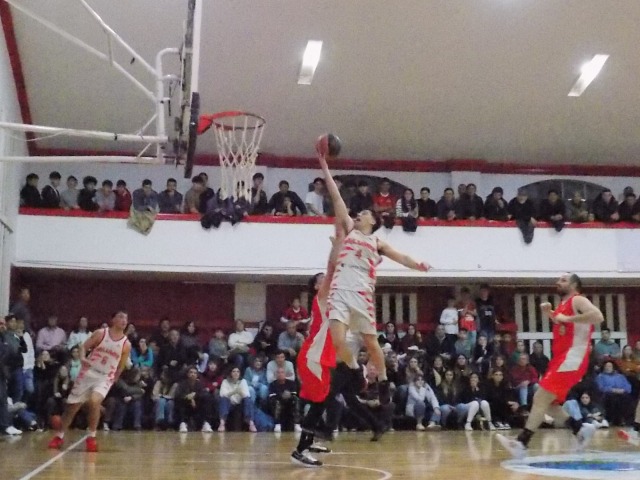 Racing cerr� dos refuerzos para la Liga Federal