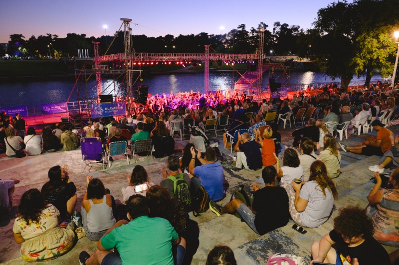 M�sica en Bicentenario: cierre con �La Familia Berm�dez�