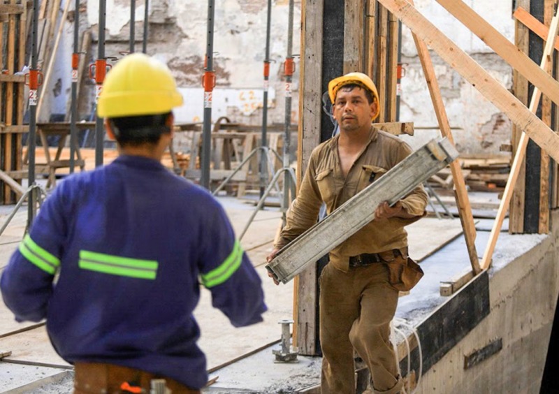 Golpe directo a Olavarr�a: fuerte baja en insumos a la construcci�n