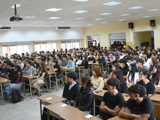 Estall� el ingreso en la FIO: 415 estudiantes y un futuro en marcha